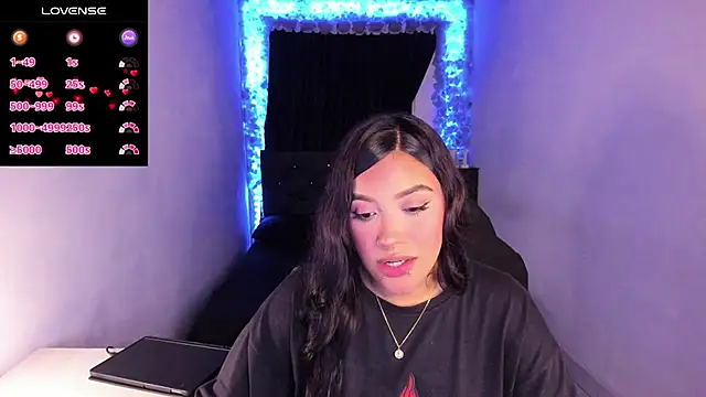 Snapshot of Mariana_Hasper_ chatting on February 2025 11:41:02 PM Mariana Hasper  online show from February 2025 11:41:02 PM