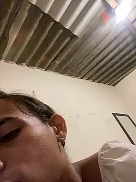 AlexaWarner online show from December 2025 04:18:01 PM