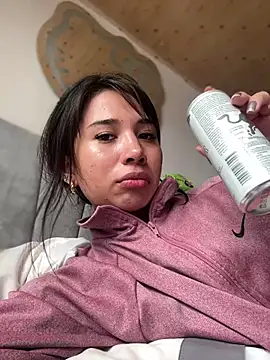 Snapshot of AlessiaVix chatting on January 2025 07:07:01 PM AlessiaVix online show from January 2025 07:07:01 PM