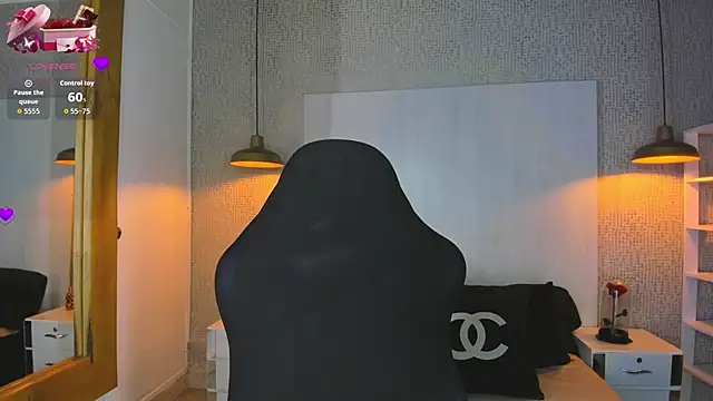 VladHellsing4 online show from February 2026 02:28:02 PM