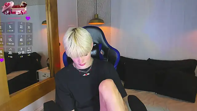 VladHellsing4 online show from April 2026 04:32:01 PM