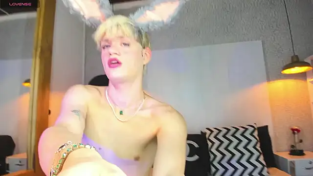 VladHellsing4 online show from January 2026 02:21:01 PM