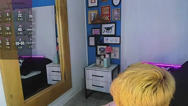 VladHellsing4 online show from November 2025 01:59:01 PM