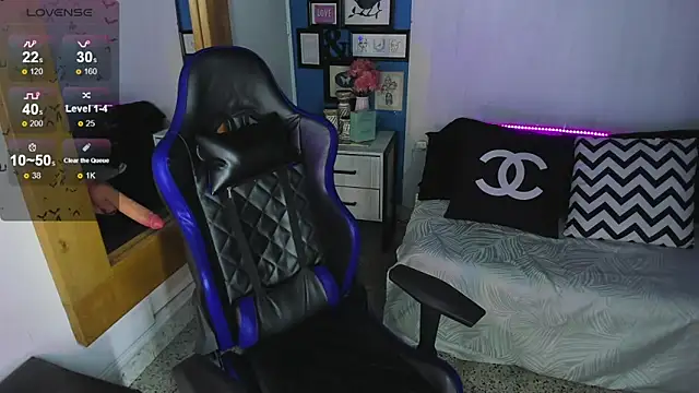 VladHellsing4 online show from November 2025 04:11:01 PM