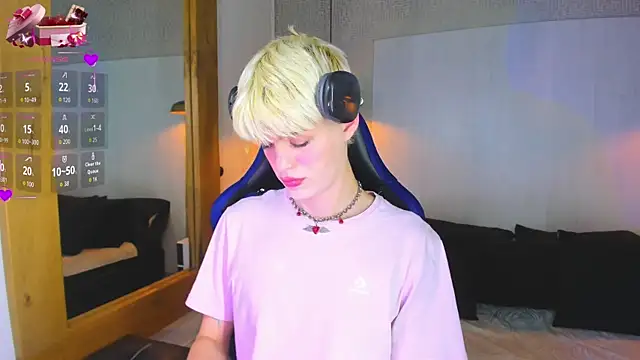 VladHellsing4 online show from April 2026 03:30:02 PM