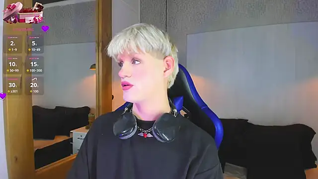 VladHellsing4 online show from March 2026 02:21:01 PM