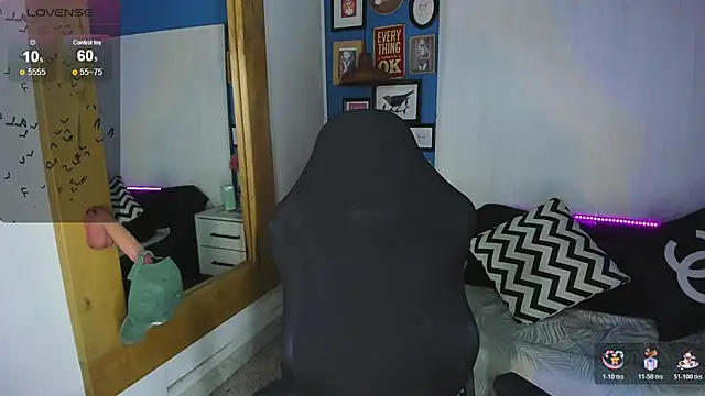 VladHellsing4 online show from November 2025 02:42:02 PM