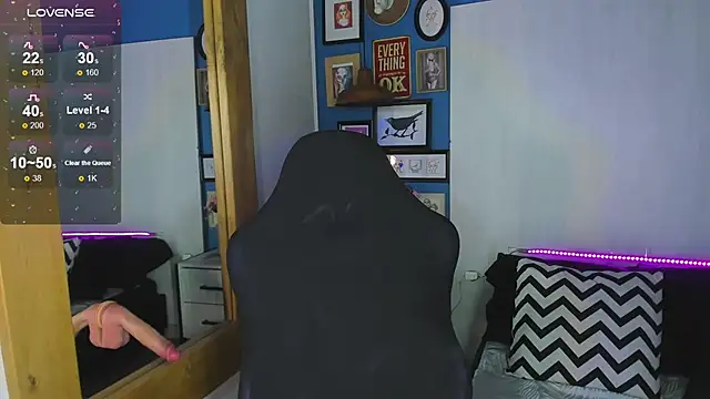 VladHellsing4 online show from November 2025 02:39:02 PM