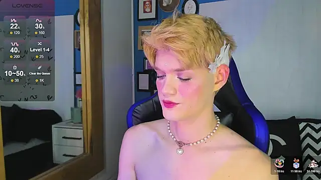 VladHellsing4 online show from October 2025 02:58:01 PM