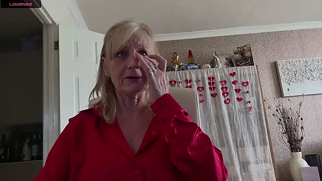 TopazCamgirl online show from April 2026 03:27:02 PM