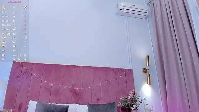 Snapshot of MilaVoxx chatting on March 2025 09:09:01 AM MilaVoxx online show from March 2025 09:09:01 AM