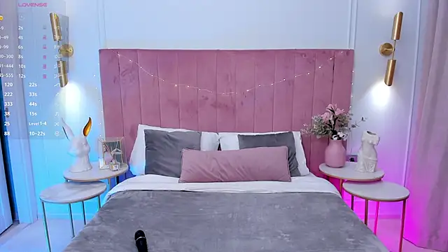 Snapshot of MilaVoxx chatting on March 2025 05:46:01 AM MilaVoxx online show from March 2025 05:46:01 AM