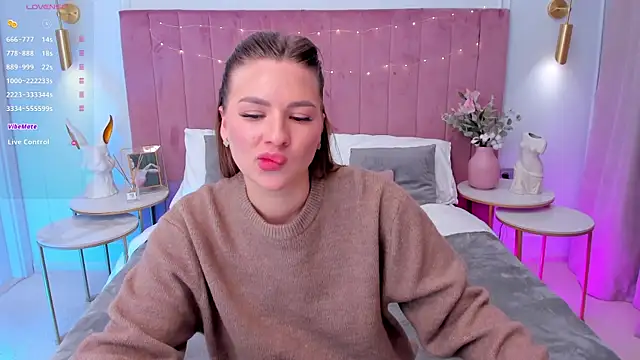 Snapshot of MilaVoxx chatting on February 2025 05:45:01 AM MilaVoxx online show from February 2025 05:45:01 AM