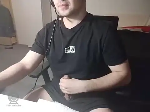 mrKerem123 online show from February 2026 11:26:01 PM