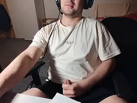 mrKerem123 online show from February 2026 11:40:02 PM