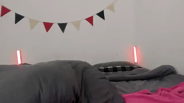 MiaDavis21 online show from October 2025 04:15:02 PM