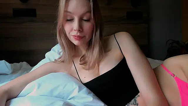 MiaDavis21 online show from March 2025 04:49:02 AM