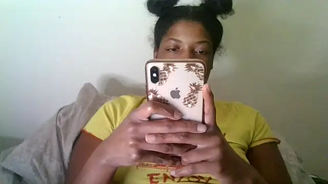Snapshot of CaramelGoddessxoxo chatting on August 2026 02:10:01 PM CaramelGoddessxoxo online show from August 2026 02:10:01 PM