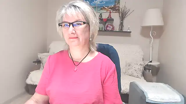 Snapshot of FleurMays chatting on June 2026 04:34:02 AM FleurMays online show from June 2026 04:34:02 AM