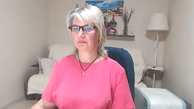 Snapshot of FleurMays chatting on July 2026 04:30:02 PM FleurMays online show from July 2026 04:30:02 PM
