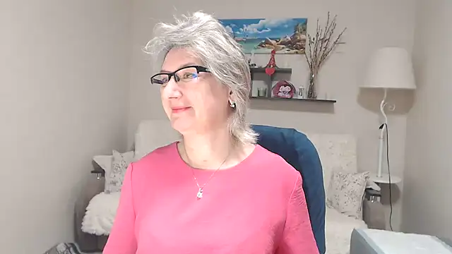 Snapshot of FleurMays chatting on November 2025 04:35:02 AM FleurMays online show from November 2025 04:35:02 AM