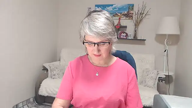 Snapshot of FleurMays chatting on November 2025 12:26:01 PM FleurMays online show from November 2025 12:26:01 PM