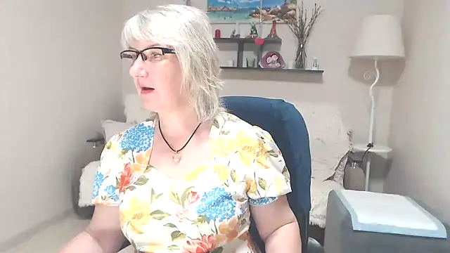 Snapshot of FleurMays chatting on June 2026 12:22:01 PM FleurMays online show from June 2026 12:22:01 PM