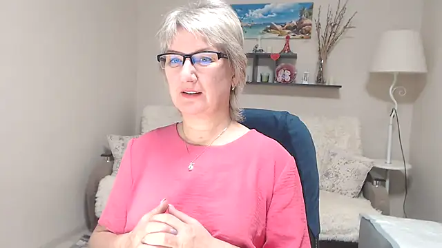 Snapshot of FleurMays chatting on October 2025 03:07:02 AM FleurMays online show from October 2025 03:07:02 AM