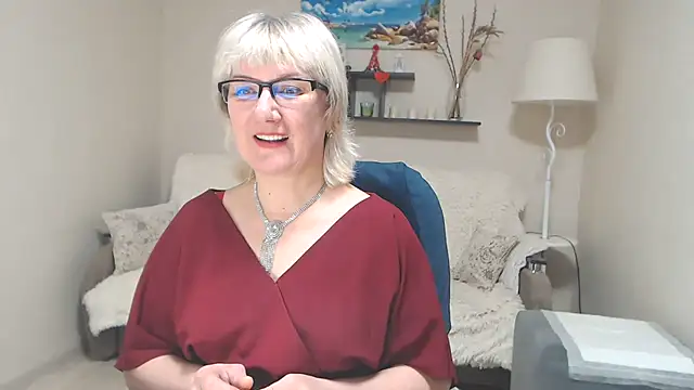 FleurMays online show from February 2025 01:55:01 PM