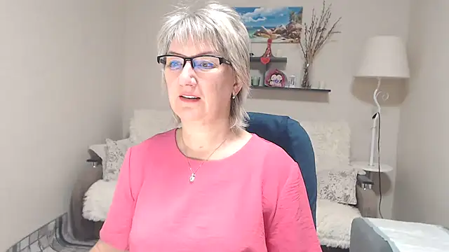 Snapshot of FleurMays chatting on November 2025 03:43:02 AM FleurMays online show from November 2025 03:43:02 AM