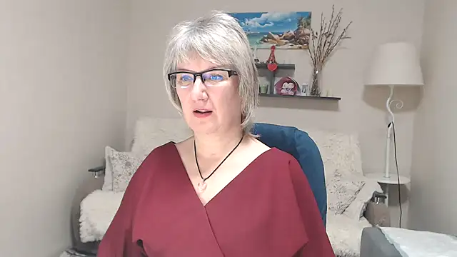 Snapshot of FleurMays chatting on December 2025 04:57:02 AM FleurMays online show from December 2025 04:57:02 AM