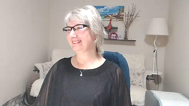 Snapshot of FleurMays chatting on November 2025 04:50:02 AM FleurMays online show from November 2025 04:50:02 AM