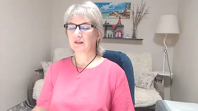 Snapshot of FleurMays chatting on October 2025 05:39:02 AM FleurMays online show from October 2025 05:39:02 AM