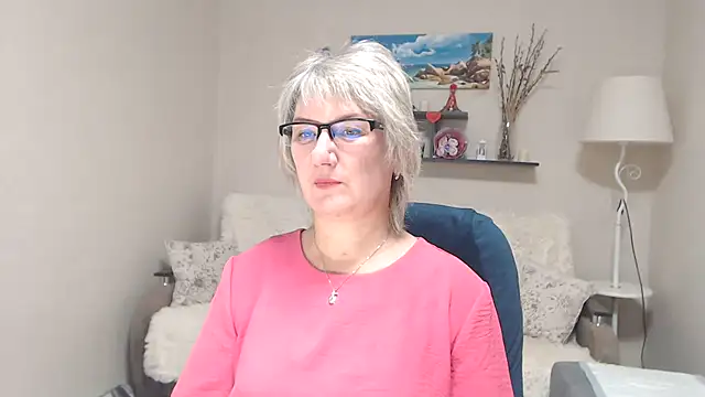 Snapshot of FleurMays chatting on October 2025 04:24:02 AM FleurMays online show from October 2025 04:24:02 AM