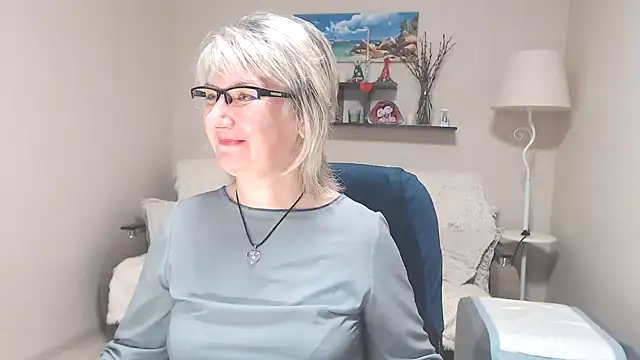 Snapshot of FleurMays chatting on June 2026 05:07:01 AM FleurMays online show from June 2026 05:07:01 AM