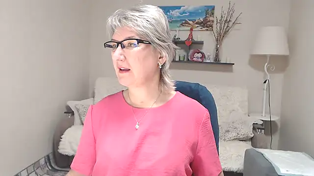 Snapshot of FleurMays chatting on November 2025 03:44:01 AM FleurMays online show from November 2025 03:44:01 AM