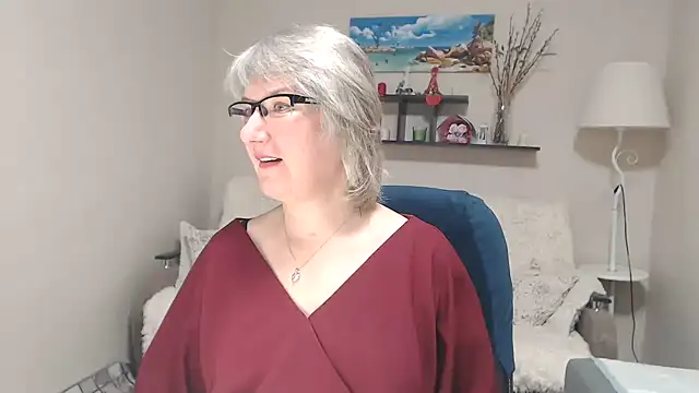 Snapshot of FleurMays chatting on December 2025 04:55:01 AM FleurMays online show from December 2025 04:55:01 AM