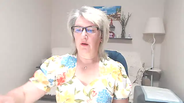 Snapshot of FleurMays chatting on July 2026 04:52:01 AM FleurMays online show from July 2026 04:52:01 AM