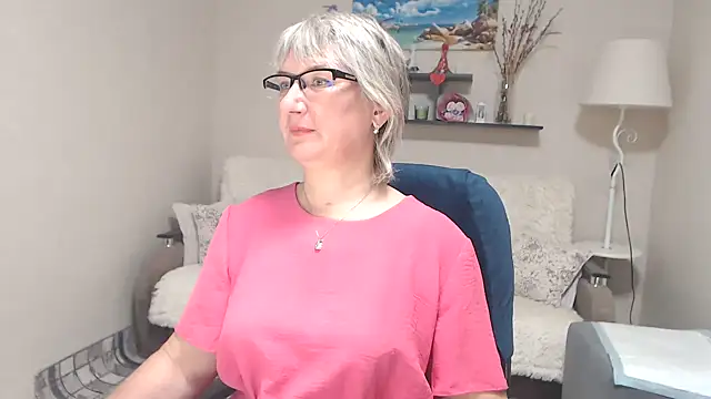 Snapshot of FleurMays chatting on October 2025 12:13:02 PM FleurMays online show from October 2025 12:13:02 PM