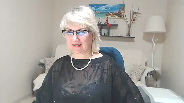 FleurMays online show from February 2025 01:00:01 PM