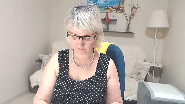 FleurMays online show from March 2025 11:12:02 AM