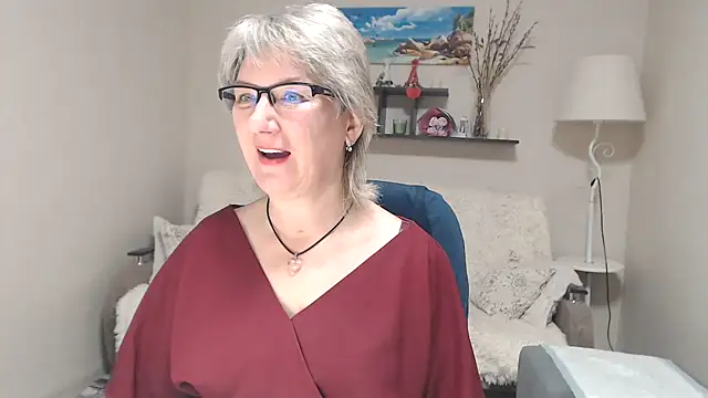 Snapshot of FleurMays chatting on December 2025 04:36:02 AM FleurMays online show from December 2025 04:36:02 AM