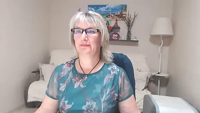Snapshot of FleurMays chatting on July 2026 09:25:01 AM FleurMays online show from July 2026 09:25:01 AM