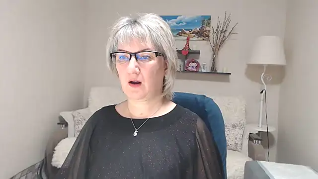 Snapshot of FleurMays chatting on November 2025 05:00:05 AM FleurMays online show from November 2025 05:00:05 AM