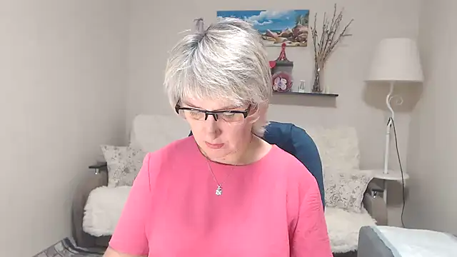 Snapshot of FleurMays chatting on October 2025 04:55:02 AM FleurMays online show from October 2025 04:55:02 AM