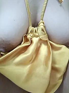 Leva laddy online show from May 2026 11:04:01 PM