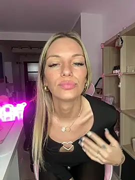 Snapshot of Lydie_off chatting on January 2025 08:11:02 AM Lydie off online show from January 2025 08:11:02 AM
