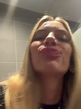Snapshot of Lydie_off chatting on January 2025 11:26:02 AM Lydie off online show from January 2025 11:26:02 AM