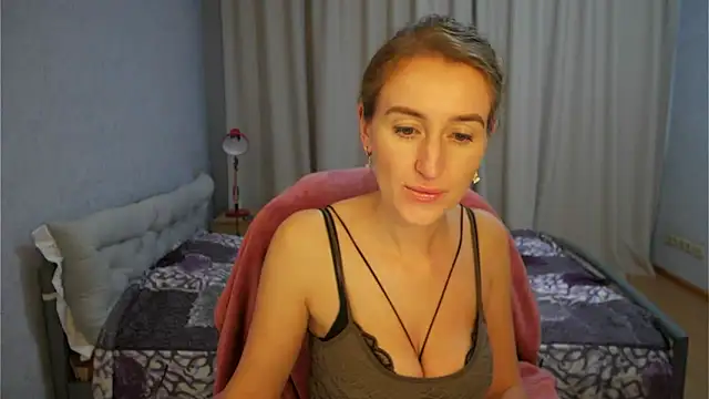 Snapshot of Sophiloren chatting on June 2026 03:39:02 PM Sophiloren online show from June 2026 03:39:02 PM