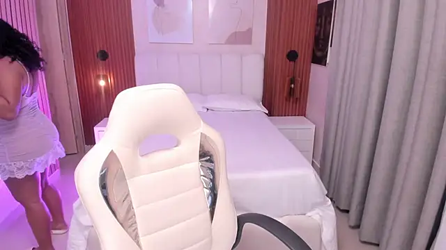 Leah Sweetie online show from November 2025 10:18:02 AM